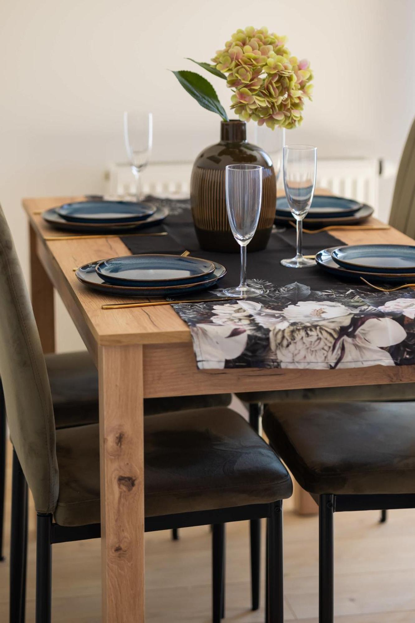 Exceptional In With Parking By Renters Leilighet *
