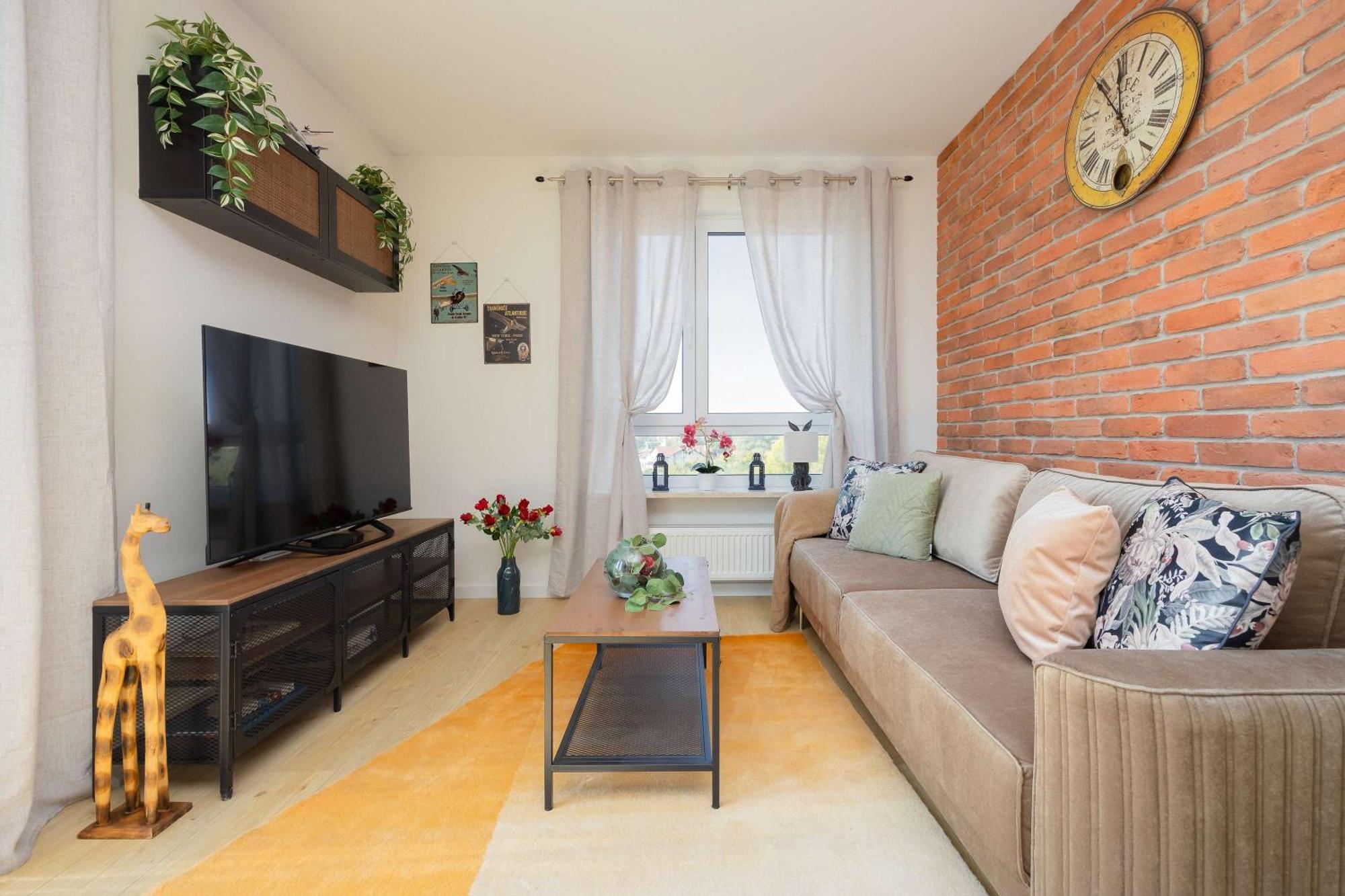 Exceptional In With Parking By Renters *